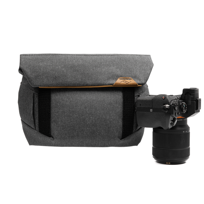 Peak Design Field Pouch V2 - Charcoal