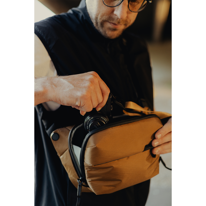 Peak Design Everyday Sling 3L v2 - Coyote
