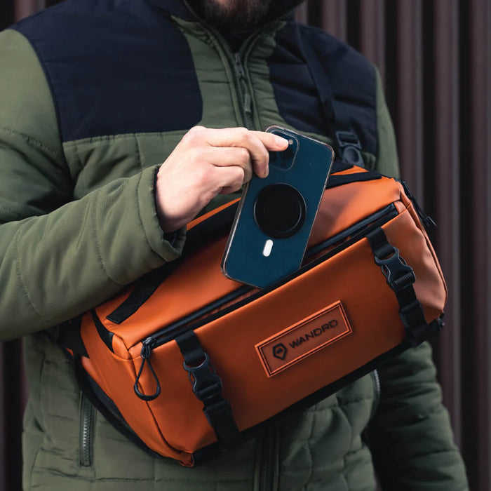 Wandrd Rogue 9L Sling - Sedona Orange