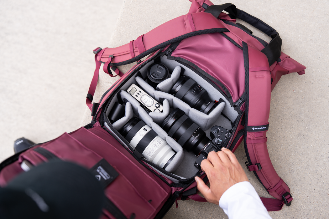 Wandrd PRVKE Photo Bundle 21L Backpack V4 - Rhone Burgundy