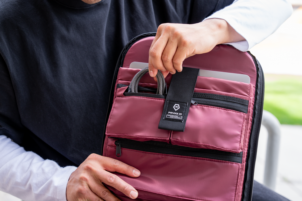 Wandrd PRVKE Photo Bundle 21L Backpack V4 - Rhone Burgundy