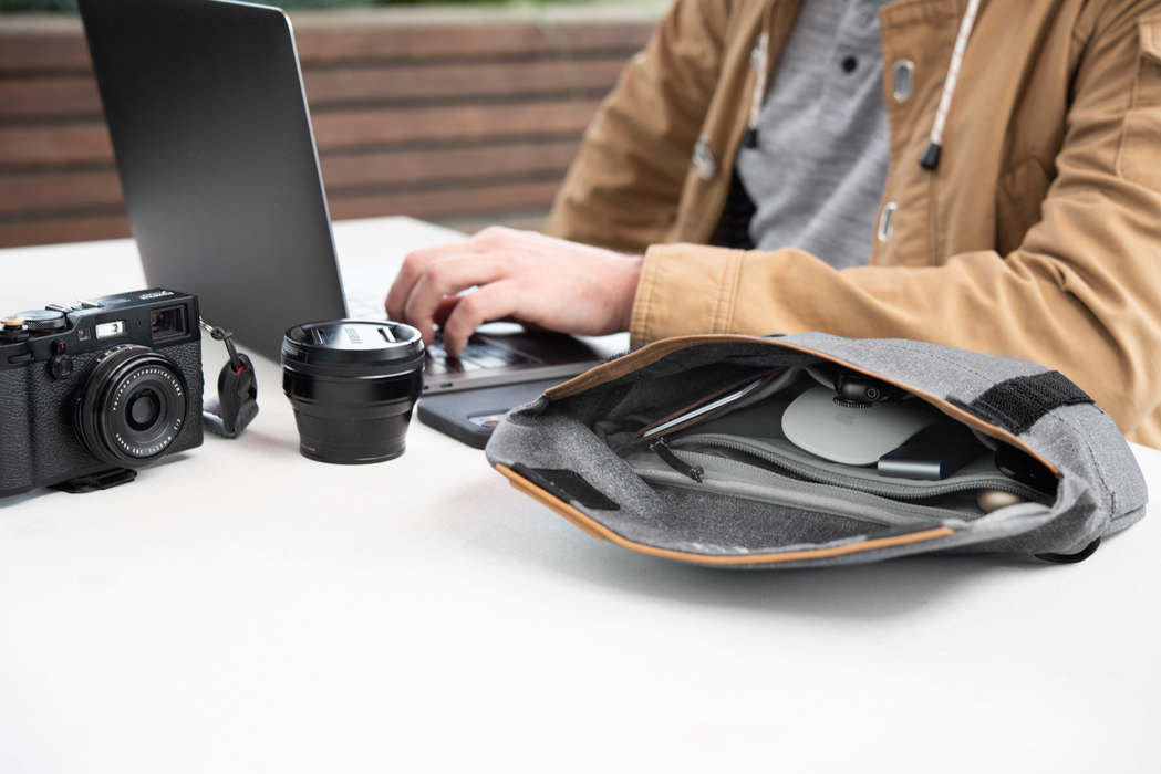 Peak Design Field Pouch V2 - Charcoal