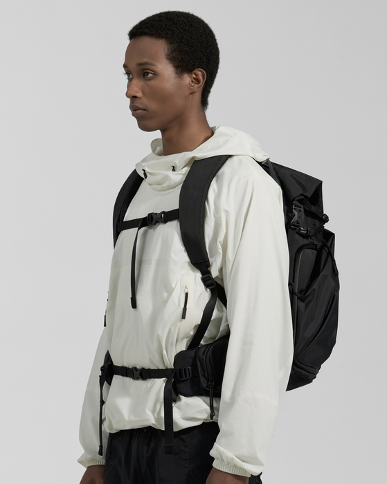 Urth Helios Outdoor 40L Backpack with Core Camera Cube L - Onyx