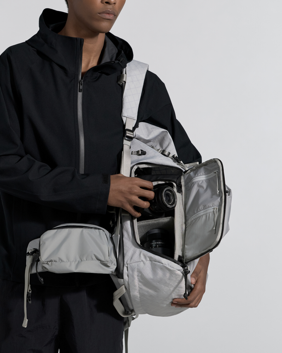 Urth Helios Outdoor 40L Backpack with Core Camera Cube L - Stone