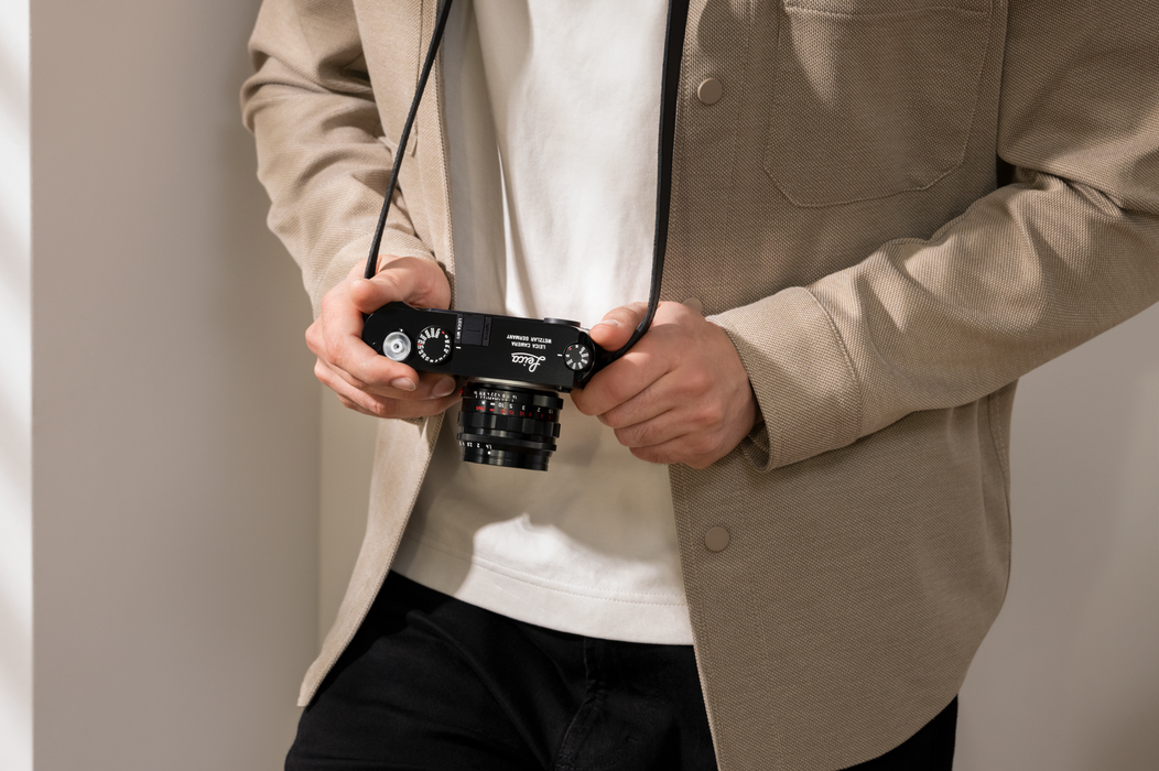 Leica Summilux-M 50mm f/1.4 Lens - Glossy Black Paint Finish