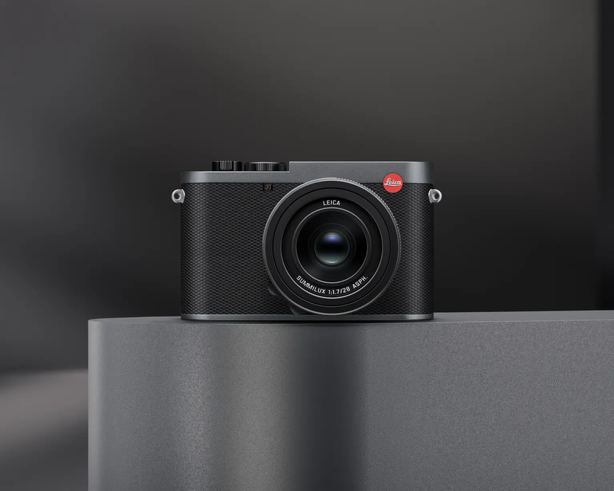 Leica Q3 Digital Compact Camera - Metal Gray