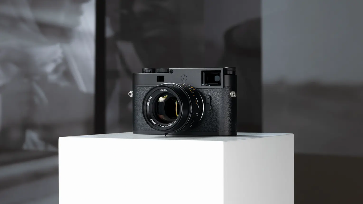 Leica Summilux-M 50mm f/1.4 ASPH. Lens - Black
