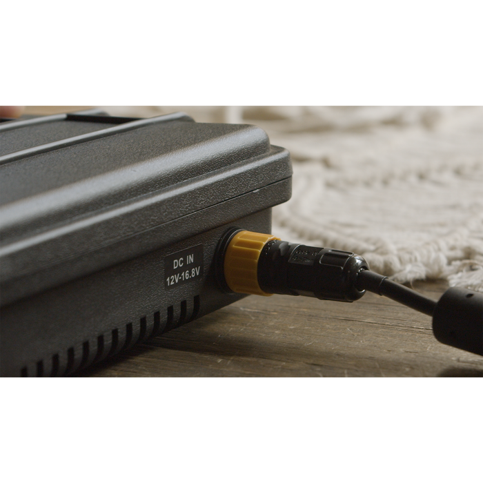 Aputure MC 4-Light Travel Kit with Charging Case