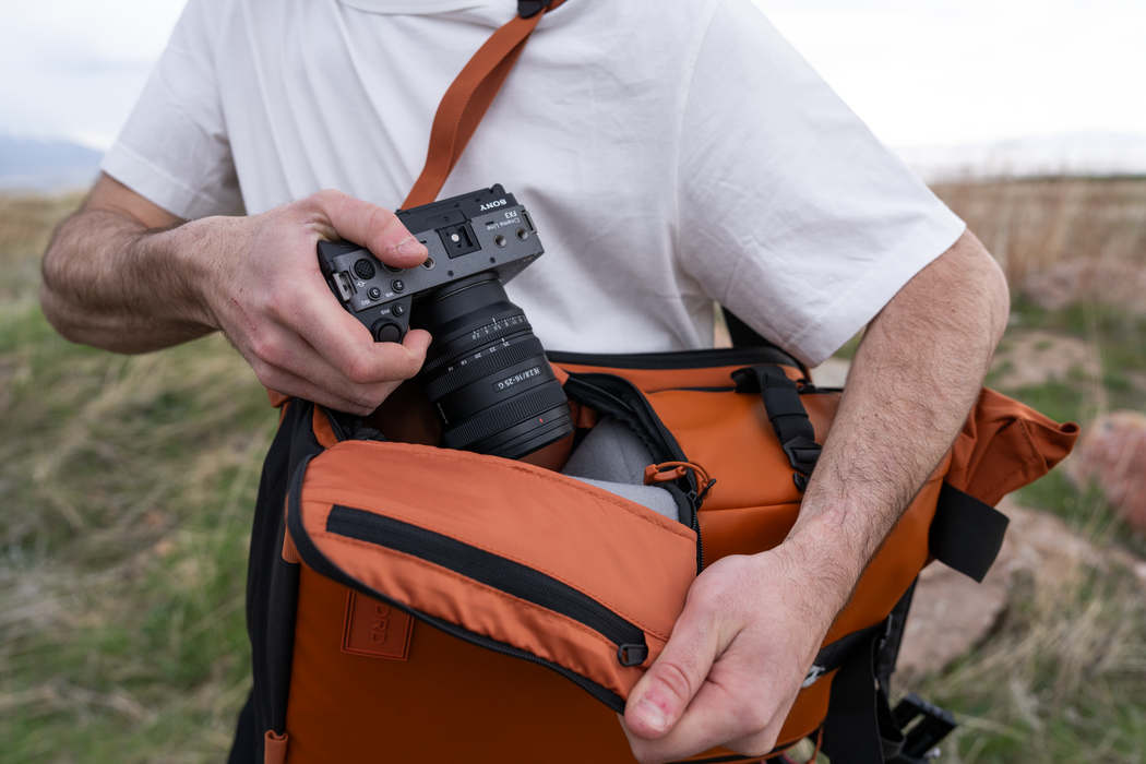 Wandrd PRVKE Photo Bundle 31L Backpack V4 - Sedona Orange