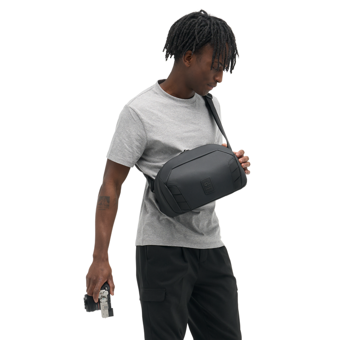 Nomatic McKinnon 8L Camera Sling - Black