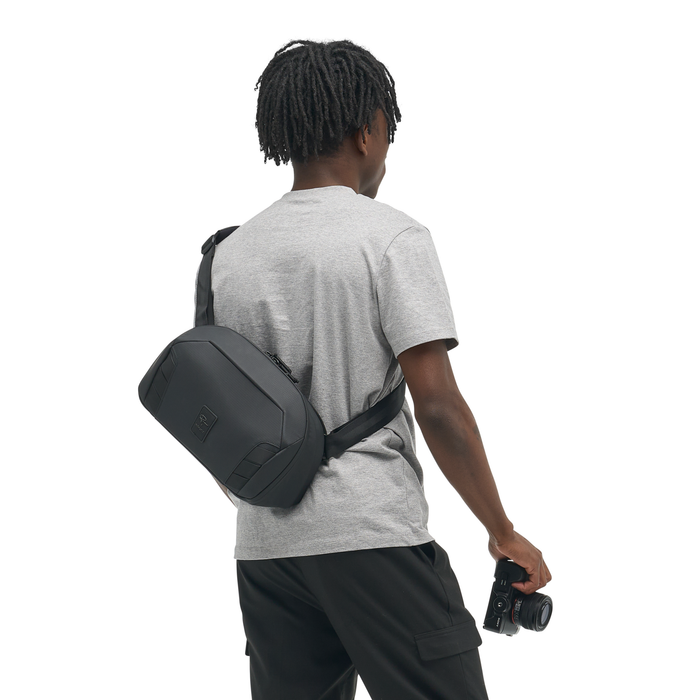 Nomatic McKinnon 8L Camera Sling - Black