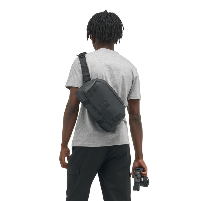 Nomatic McKinnon 8L Camera Sling - Black