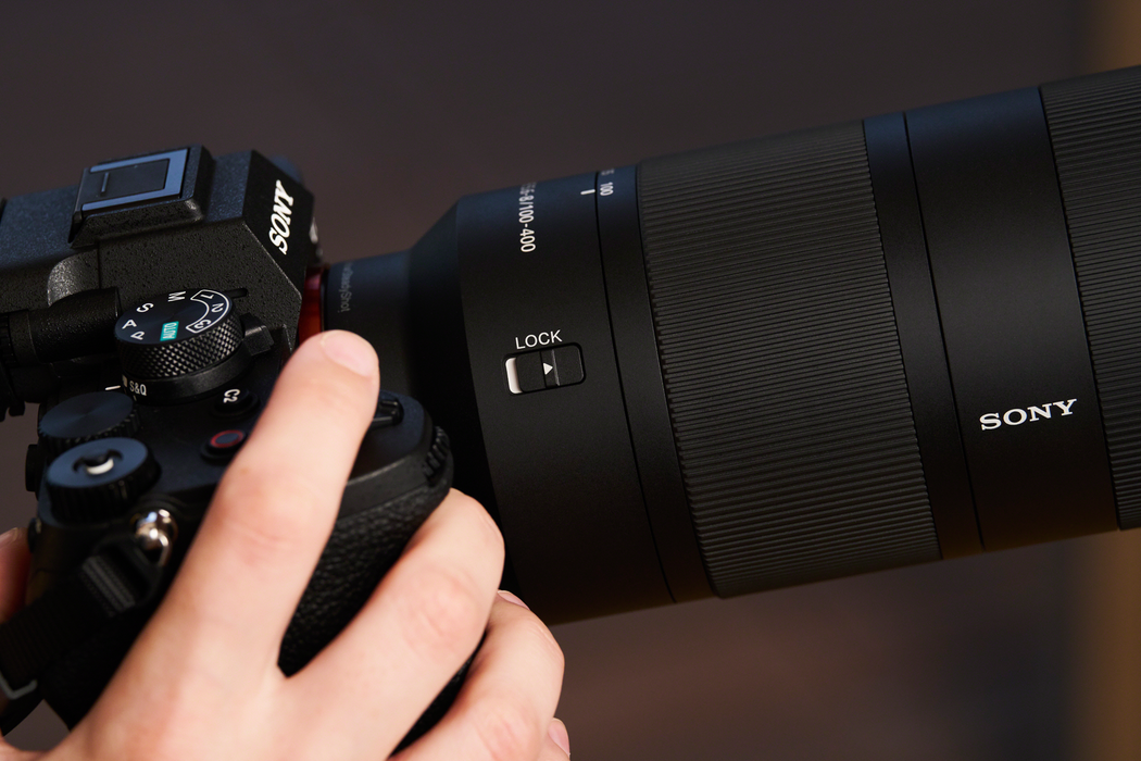 Sony FE 100-400mm f/5.6-8 OSS Lens