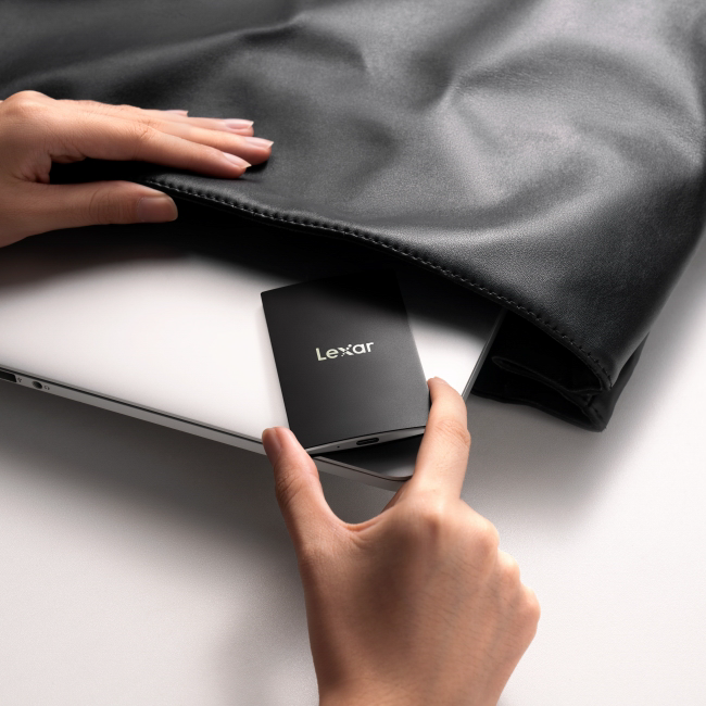 Lexar 1TB SL500 Portable SSD