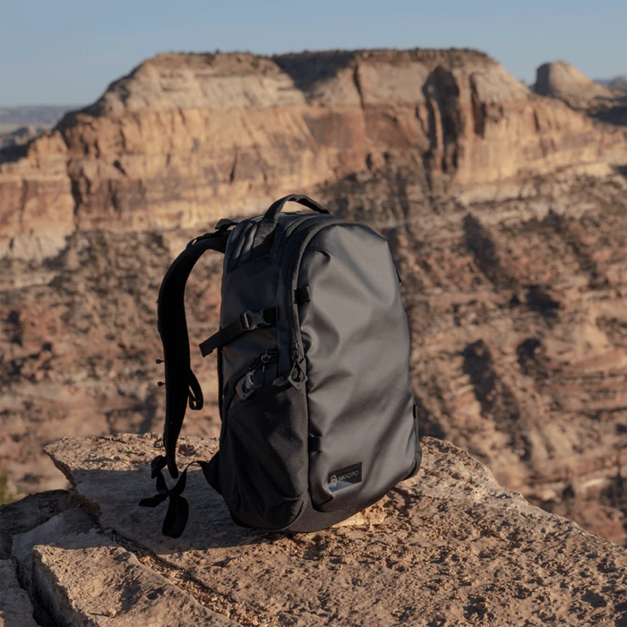 Wandrd Stratus Photo 18L Backpack - Black