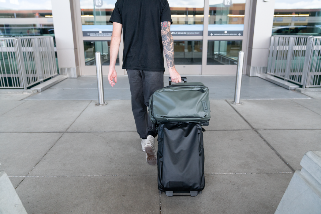 Wandrd Transit Travel 35L Backpack with Essential+ Camera Cube Bundle - Wasatch Green