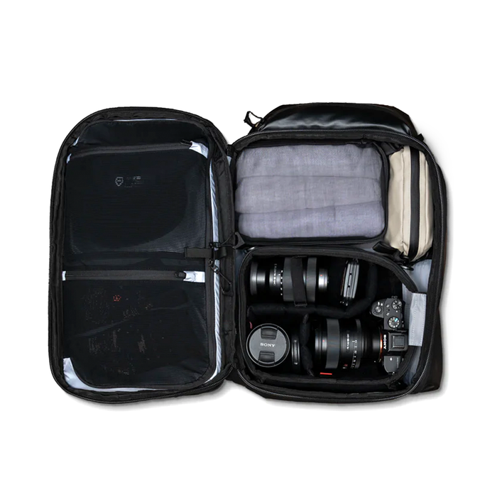Wandrd Transit Travel 35L Backpack with Essential+ Camera Cube Bundle - Wasatch Green
