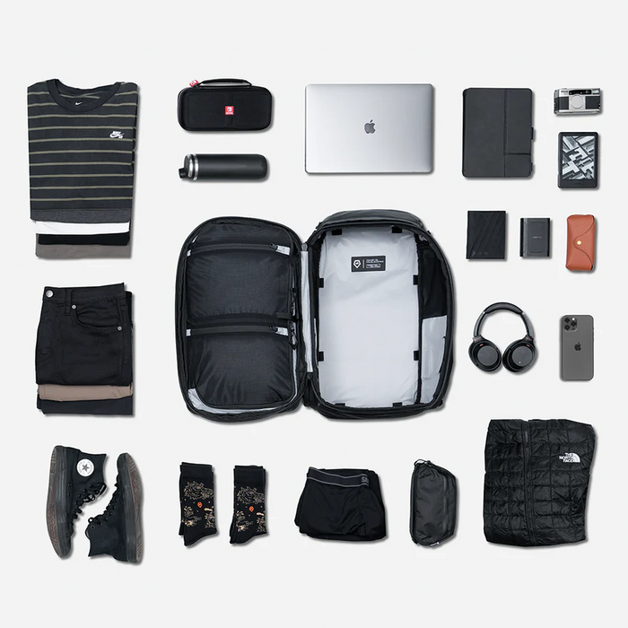 Wandrd Transit Travel 35L Backpack with Essential+ Camera Cube Bundle - Wasatch Green