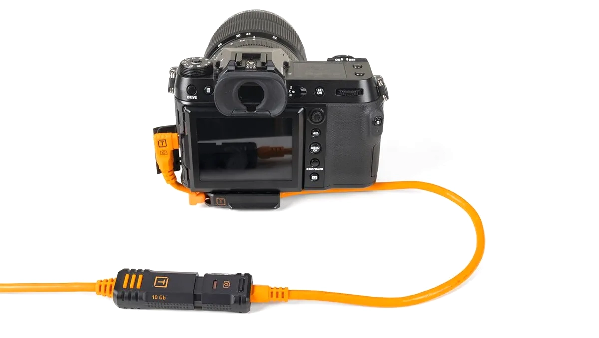 Tether Tools TetherPro Optima 10G USB-C TetherBoost Locking Extension Cable, 16’ - High Visibility Orange