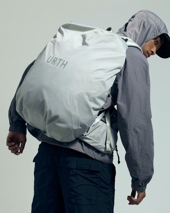 Urth Helios Outdoor 40L Backpack with Core Camera Cube L - Onyx