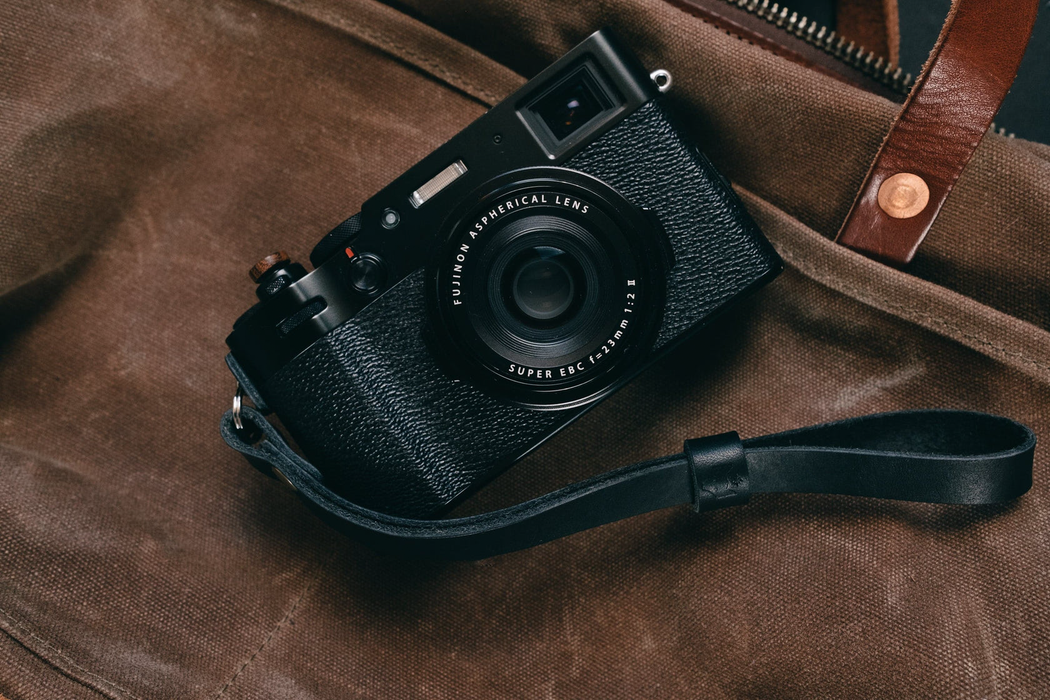 Clever Supply Skinny Wrist Strap with Split Ring - Black