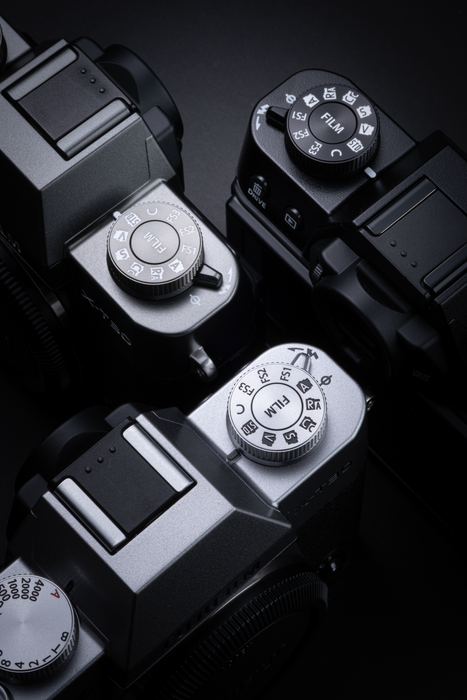 Fujifilm X-T30 III Mirrorless Camera with XC 13-33mm f/3.5-6.3 OIS Lens - Charcoal Silver