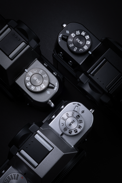 Fujifilm X-T30 III Mirrorless Camera with XC 13-33mm f/3.5-6.3 OIS Lens - Silver