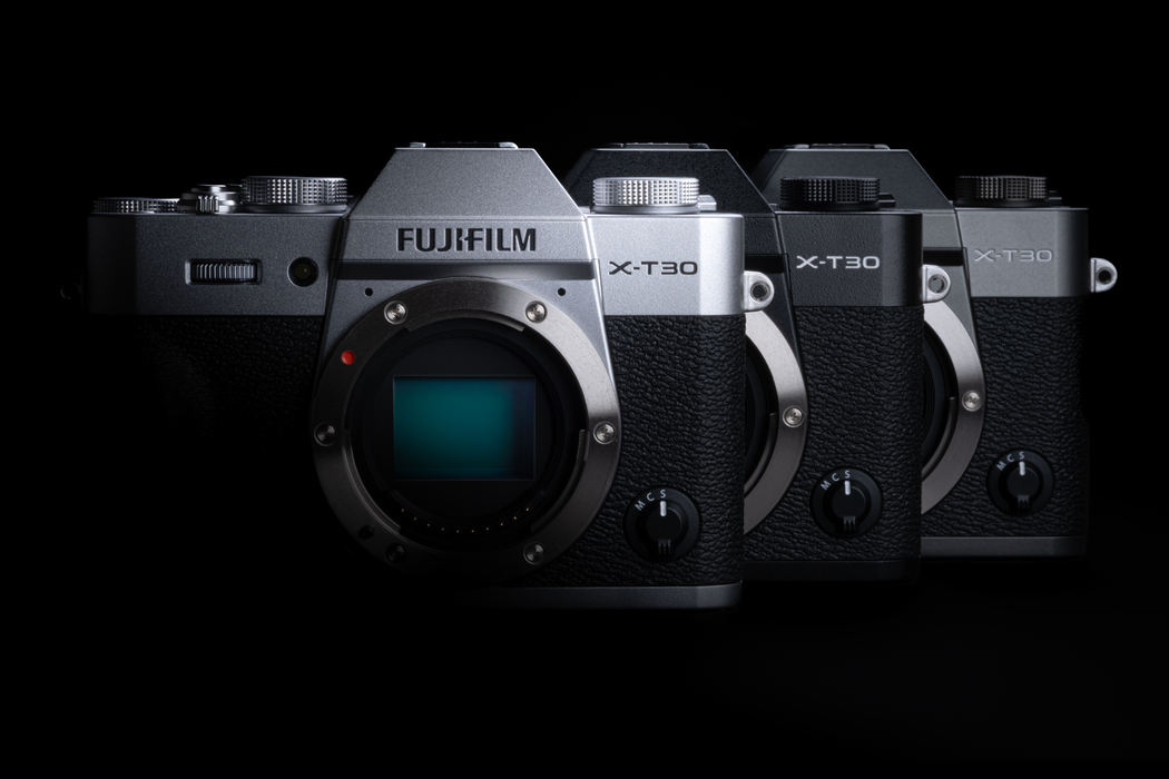 Fujifilm X-T30 III Mirrorless Camera with XC 13-33mm f/3.5-6.3 OIS Lens - Charcoal Silver