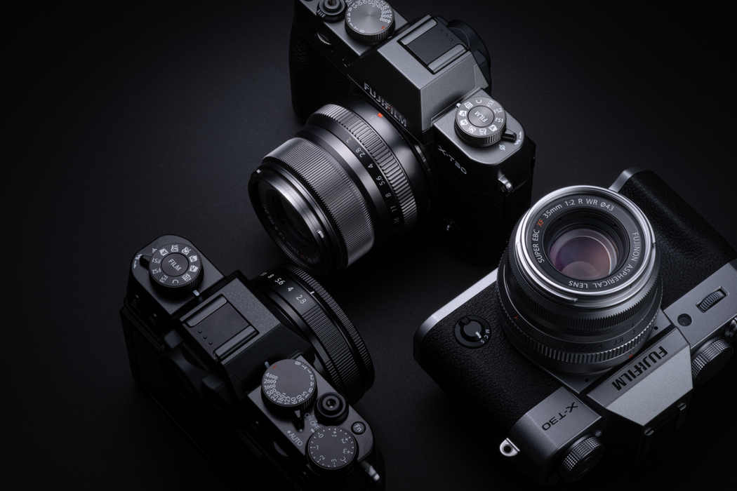 Fujifilm X-T30 III Mirrorless Camera with XC 13-33mm f/3.5-6.3 OIS Lens - Charcoal Silver