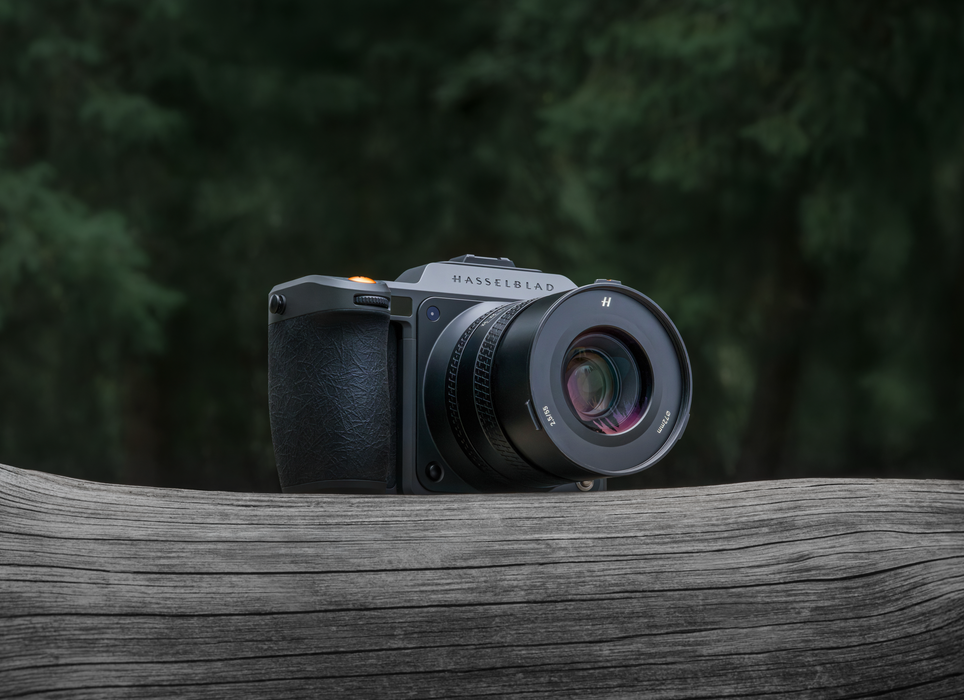Hasselblad X2D II 100C Medium Format Mirrorless Camera — Glazer's Hasselblad X2D II 100C Medium Format Mirrorless Camera — Glazer's