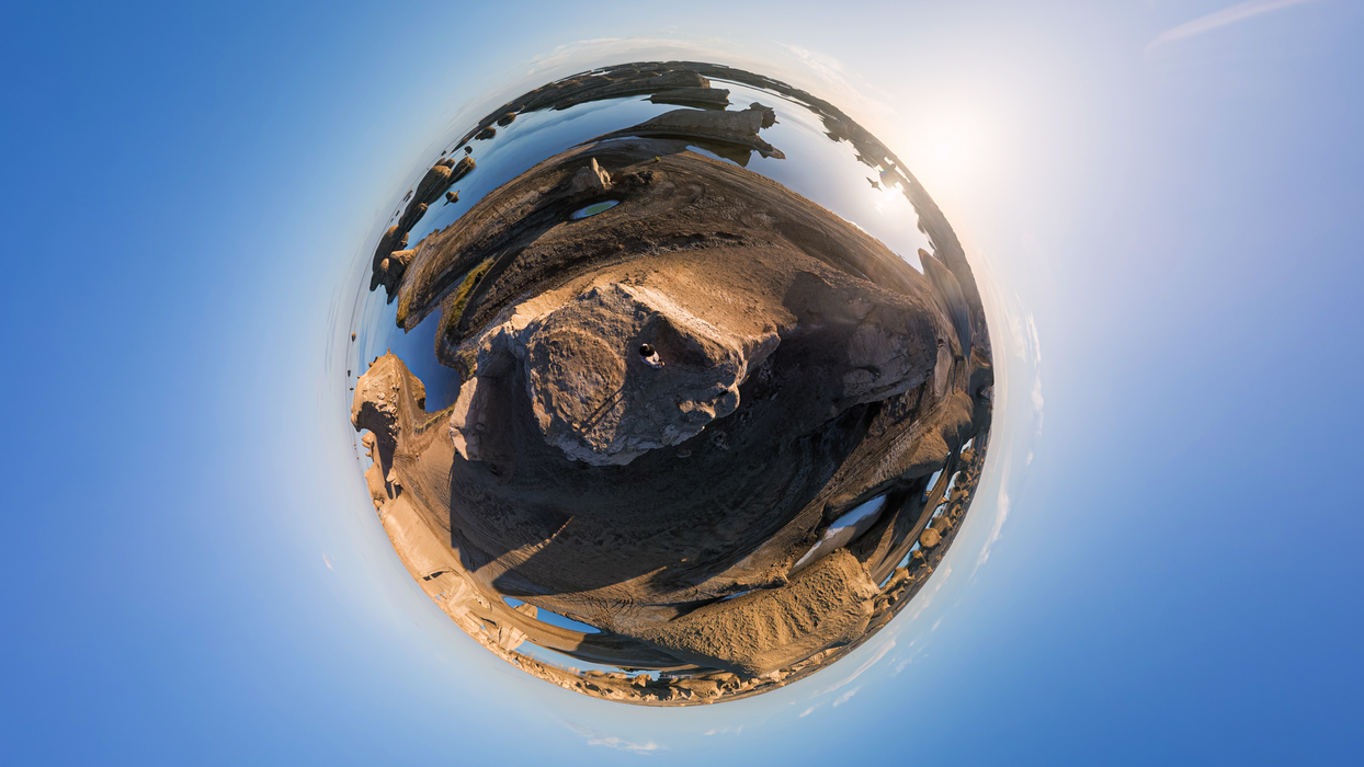 Insta360 X6 360° 8K Camera Standard Bundle - Arctic White