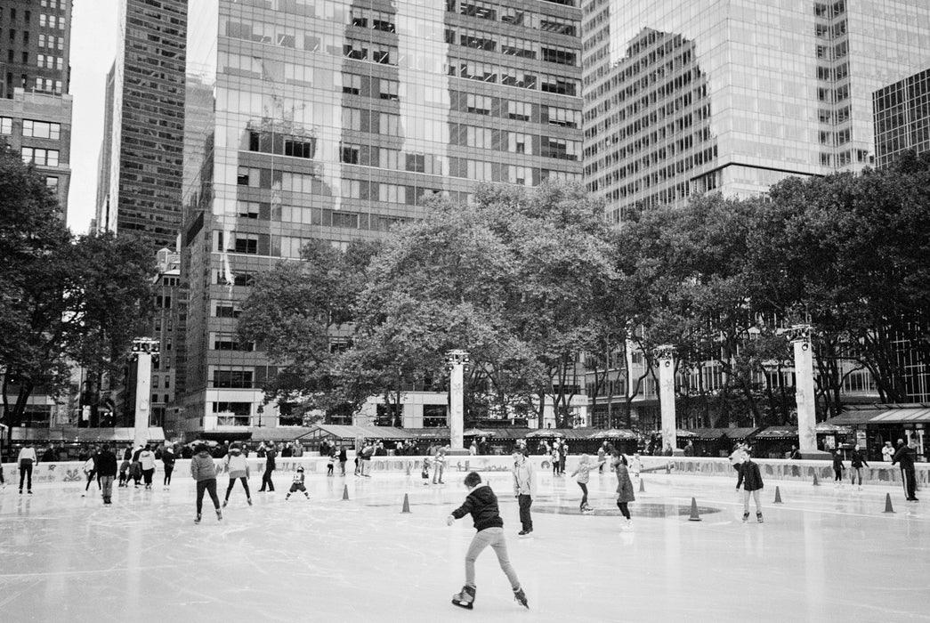 Ilford XP2 Super 400 Black & White Negative - 35mm Film, 36 Exposures, Single Roll (Football Collectors Edition)