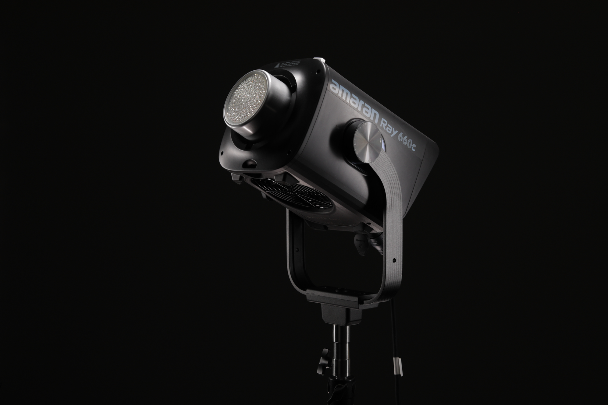 Amaran Ray 660c Bi-Color COB LED Monolight — Glazer's Camera