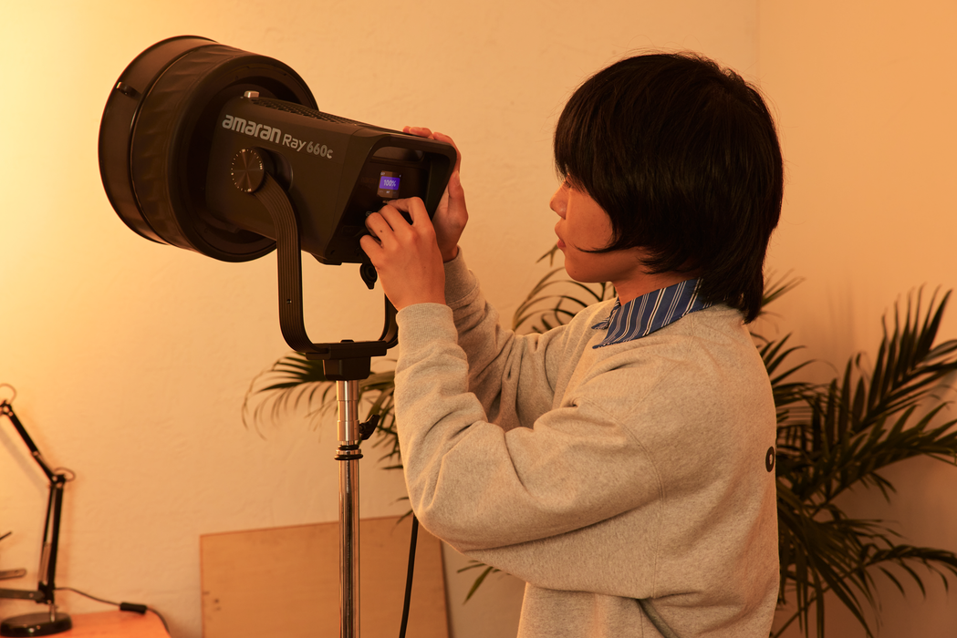 Amaran Ray 660c Bi-Color COB LED Monolight