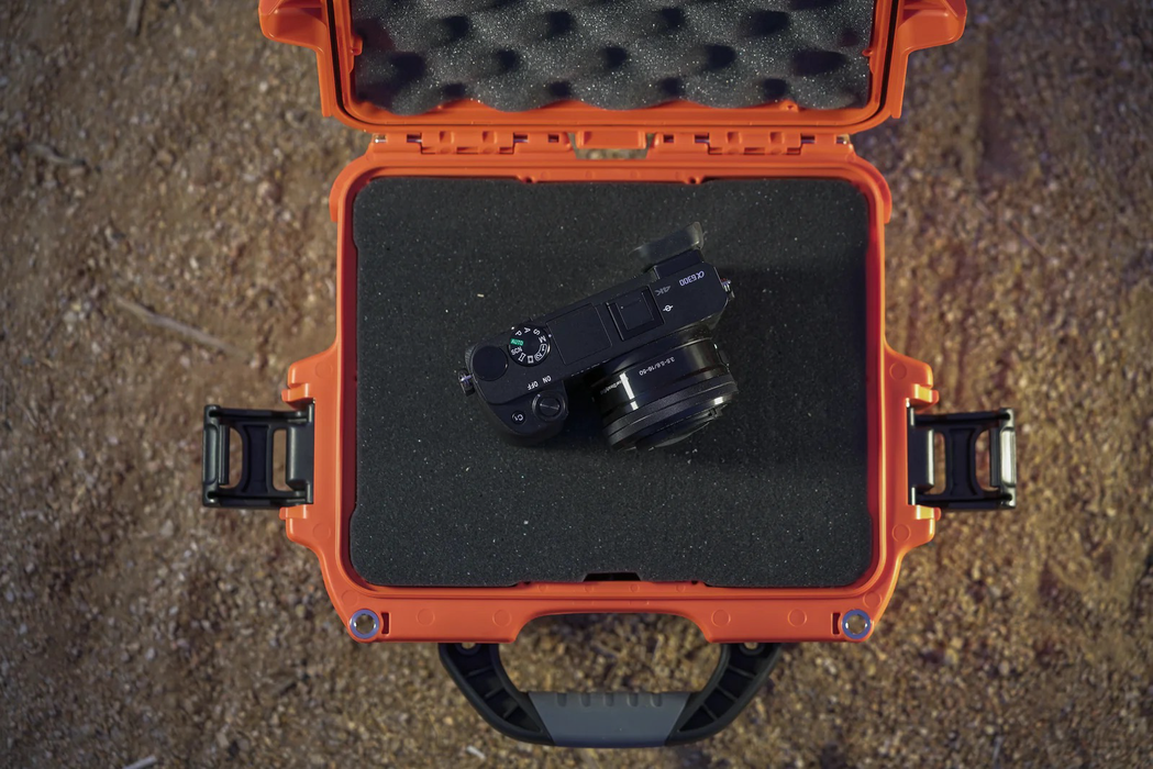 Nanuk 908 Small-Series Protective Case with Cubed Foam & Lid Foam - Graphite