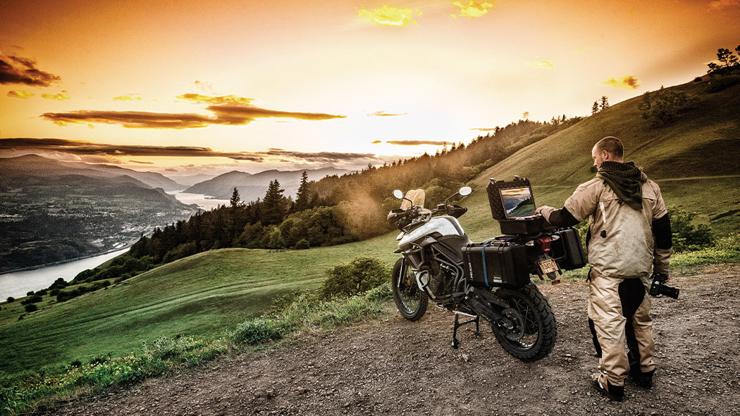 Pelican 1525 Air Case with TrekPak Dividers & Lid Foam - Black