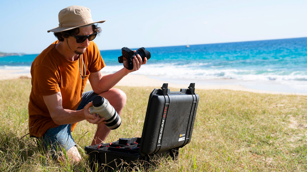 Pelican 1535 Air Carry-On Case with TrekPak Dividers & Lid Foam - Black