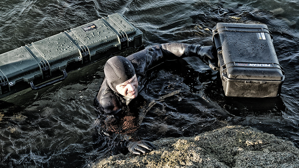 Pelican 1595 Air Case with TrekPak Dividers & Lid Foam - Black