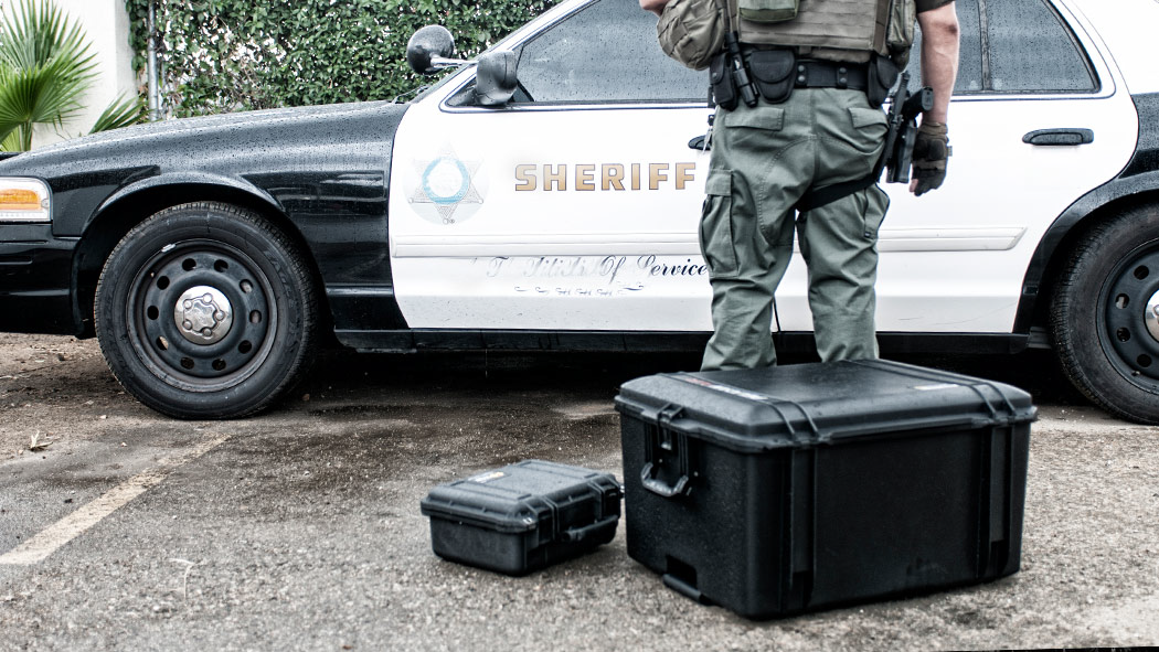 Pelican 1637 Air Case with Padded Dividers & Lid Foam - Black