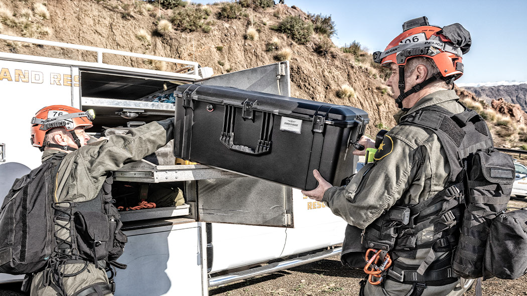 Pelican 1646 Air Case with Pick-N-Pluck Foam & Lid Foam - Black