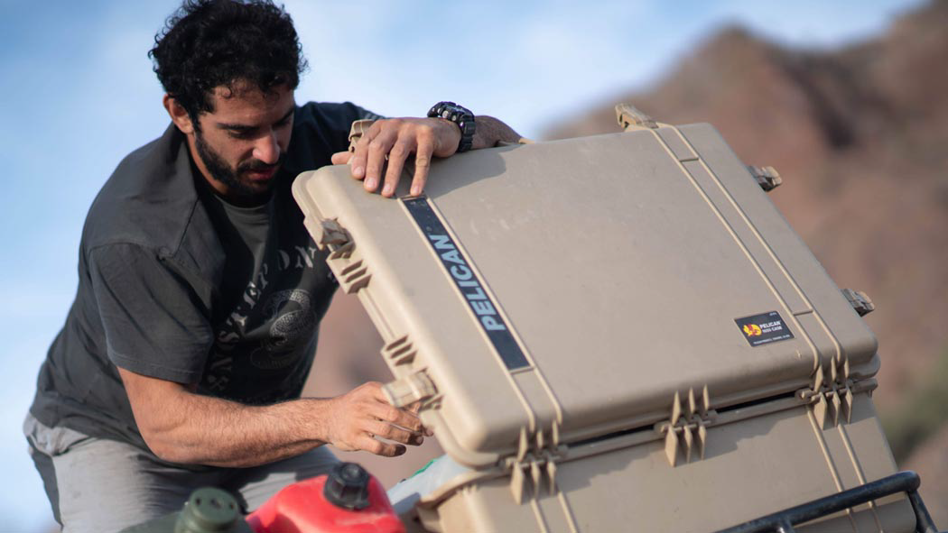 Pelican 1650 Protector Case with TrekPak Dividers & Lid Foam - Black