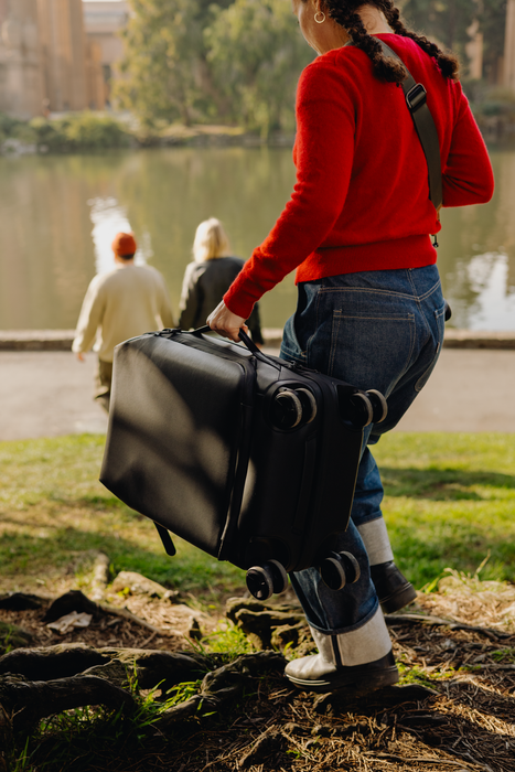 Peak Design Roller Pro Carry-On 34L Traveling Creative Bundle - Black