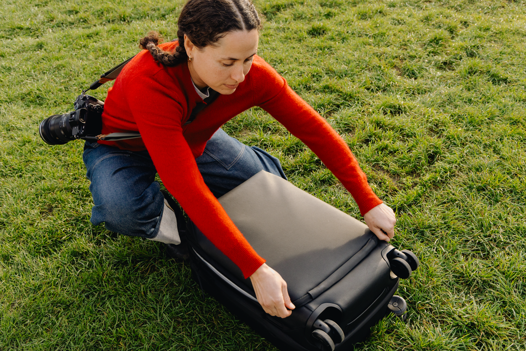 Peak Design Roller Pro Carry-On 34L Traveling Creative Bundle - Black
