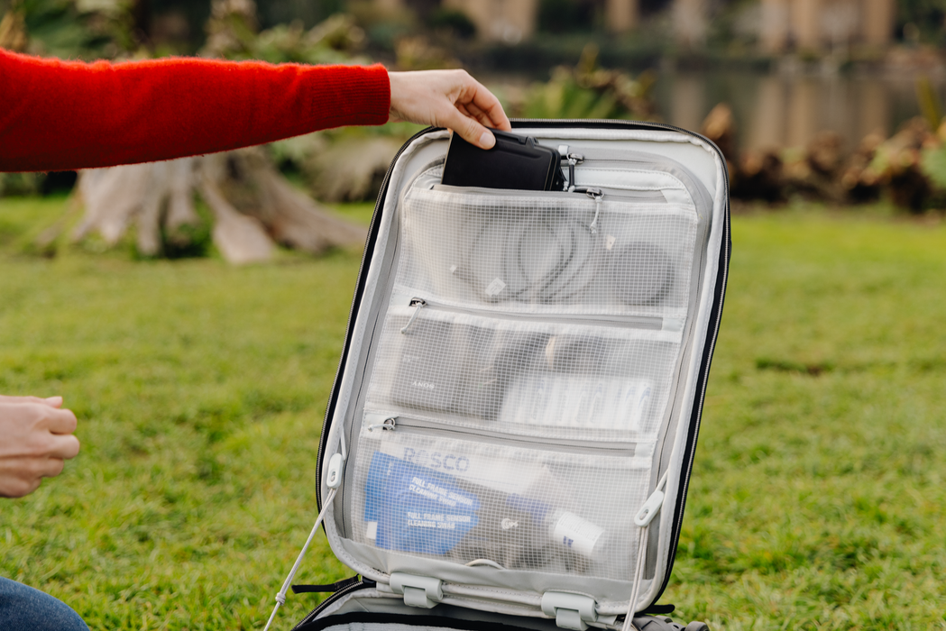 Peak Design Roller Pro Carry-On 34L Traveling Creative Bundle - Black